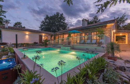 Family Villa Lipica with private pool and jacuzzi - Photo 8