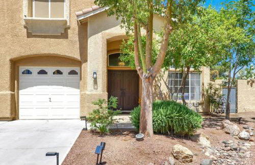 Tropical 4BR Oasis with Pool and Jacuzzi Near Strip - Photo 41