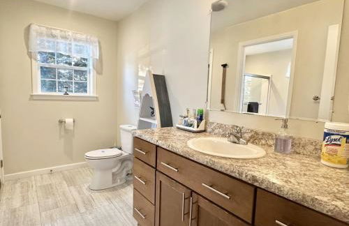 Waterfront Family & Pet Friendly Home with Hot Tub "Sandpiper Shores" - Foto 32