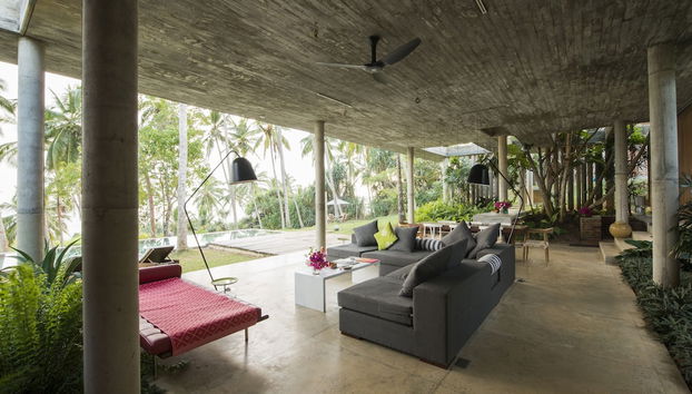 Coin salon dans le hall