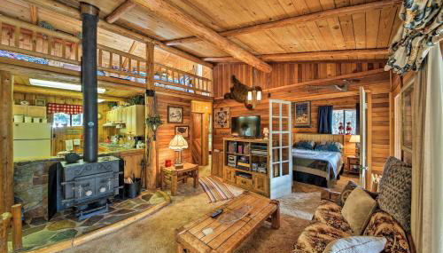 Private Yaak River Hideaway with Deck and Mtn Views! - Foto 5