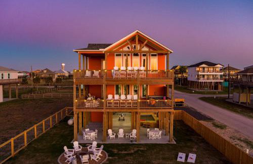 Luxury Beachfront l Private Hot Tub, Pool, & 2 Arcade Games - Foto 8