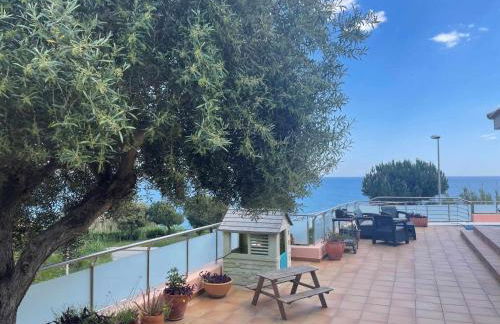 Villa Farell just in front of the sea - Foto 11