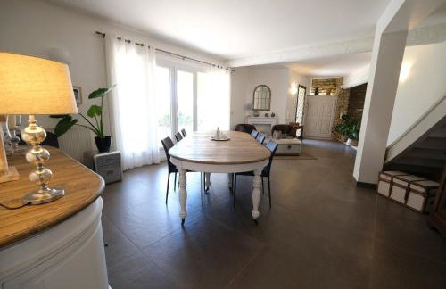 Slpendid villa with heated pool and Jacuzzi for 12 people in Saint-chamas - Foto 24