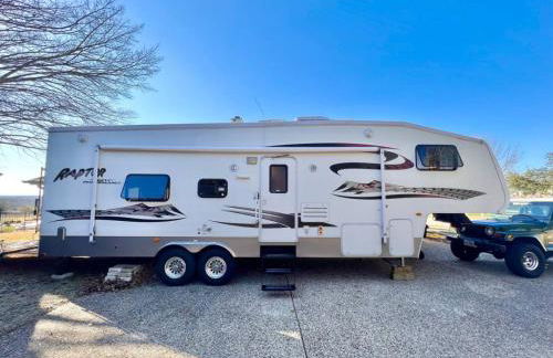 The Glamper Spacious 5th Wheel - Foto 4