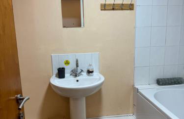 Modern, Quiet, Sleeps 10, Parking, Anfield, Beatles, Liverpool - Photo 6