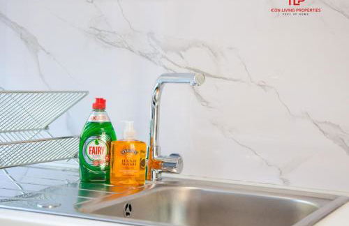 Spacious 7-Bed Home for Contractors & Families in St Helens - Foto 27