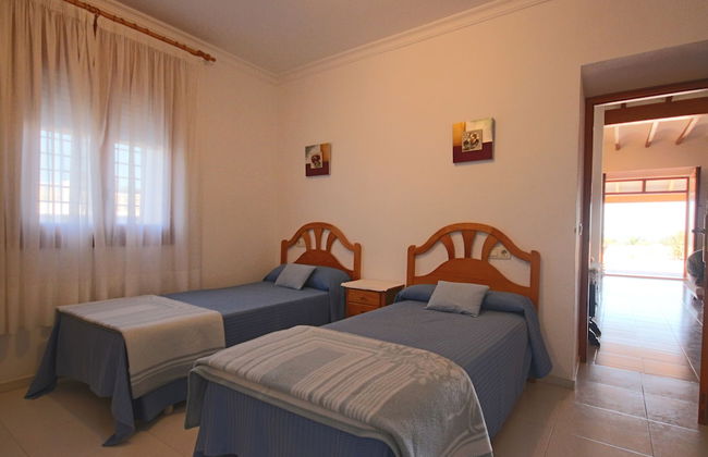 Low Price 4 Bedroom Villa With Nice View Over The Sea, Private Pool, Wifi, BBQ - Foto 5