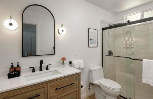 Sunny Getaway and 10 Min to SB - Photo 17