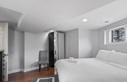 Capitol Hill Stay Like No Other - Photo 33