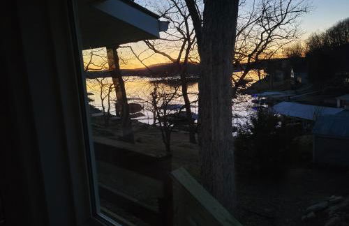 Lakefront Escape, Sunrise Views, Boat Slip & Community Dock Access - Foto 46