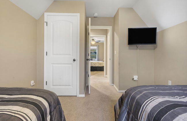 Foggy Bay Bungalow - Photo 2