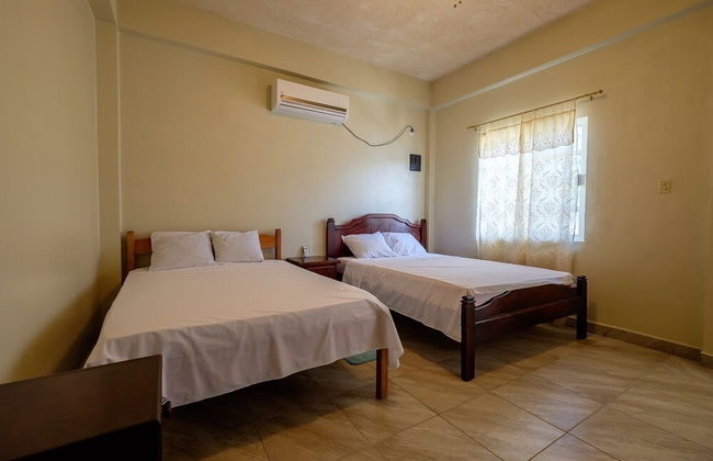 Tropicana Condominiums - Foto 14