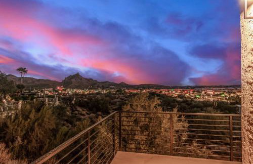 3BR Retreat with Heated Pool, BBQ and Mountain Views - Foto 79