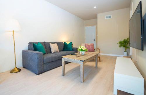 Central 3BR Home Steps from Castro St - Foto 29