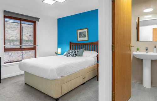 Modern 2 bedroom apartment in City Centre - Photo 11