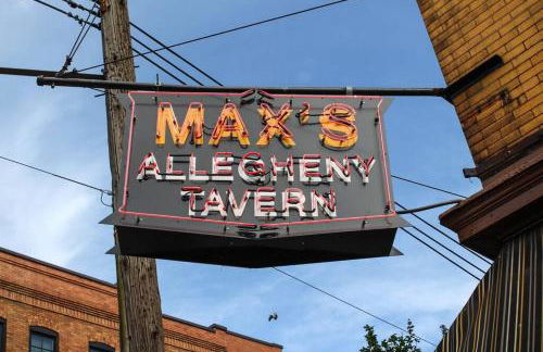 Family-Friendly 4BR Retreat Sleeps 12, Private Yard, Garage, Close to Stadiums, Casino & Downtown - Foto 71