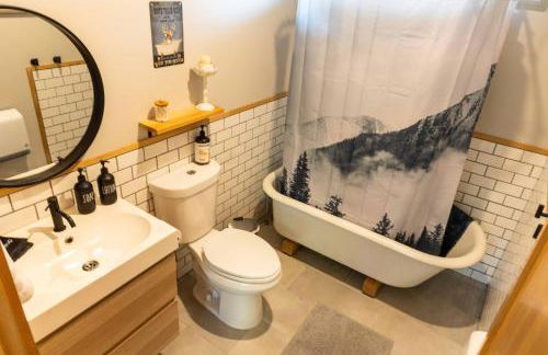 Trailside vacation home—easy walk to Winthrop - Foto 41