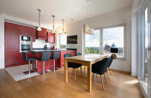 AT THE TOP - Penthouse über den Dächern der Stadt - Photo 16