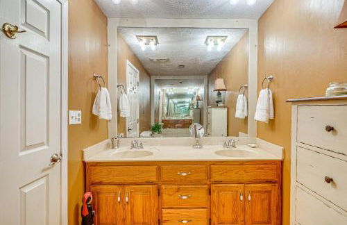 Lakefront Leesburg Home with Private Dock and Ramp! - Photo 14