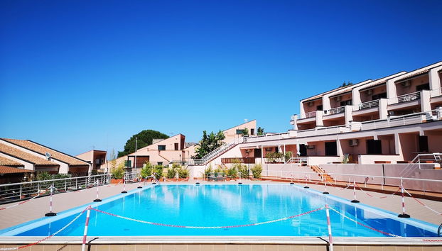 Kefalure, Terraced House in Residence With Swimming Pool - Foto 2, Imagen principal