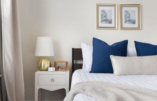 Capitol House - 3 Bed 1 Full and 1 Half Bath, Pet Friendly with Hot Tub walk to Lucas Oil Stadium - Foto 57