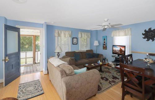 Blue Moon - Pet friendly and great location! - Photo 4