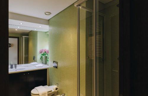 Douro Riverfront 2BR with Private Terrace & Garage - Foto 17