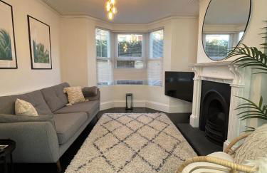 Restored Victorian Home with Private Garden - Foto 1