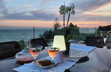 Modern Villa with Sea & River View Pool and Gym. - Foto 68