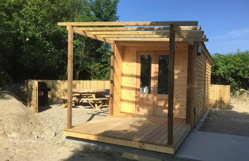 Romantic Getaway Luxury Wooden Cabin With Private Hot Tub and BBQ - Foto 4