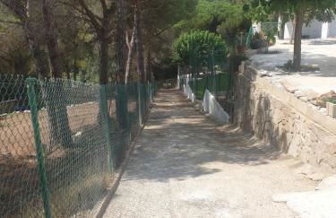 Maravillosa casa con piscina grande y bosque - Photo 40