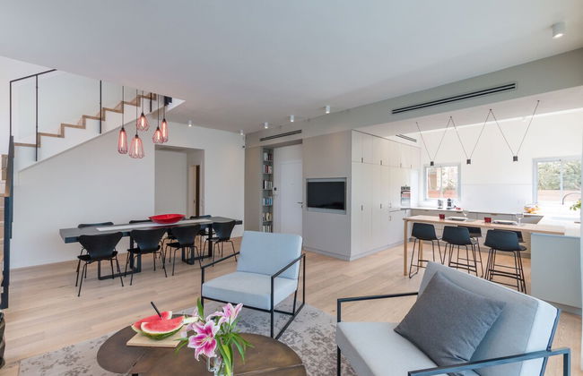 Live like Royalty in TLV DLX 2 Floor Apt - Foto 16