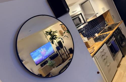 Cozy Cottage Coventry self check-in after 3pm, Pets Friendly - Foto 19