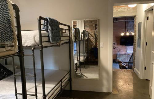 One-Of-A-Kind! Roll Up Garage Door-Pool, Speakeasy - Foto 25