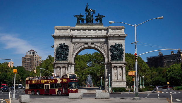 Big Bus New York Hop-On Hop-Off Tour - Photo 4