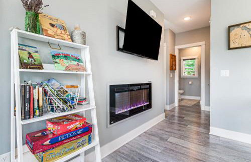 Walk to Dtwn Charlevoix Condo with Fireplace - Foto 7