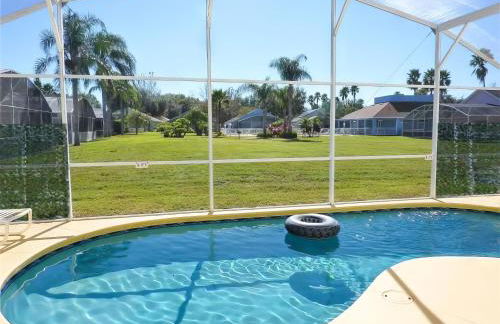 Stylish Villa Retreat with Pool - Photo 6