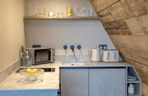 The Tri-Pod - Photo 12