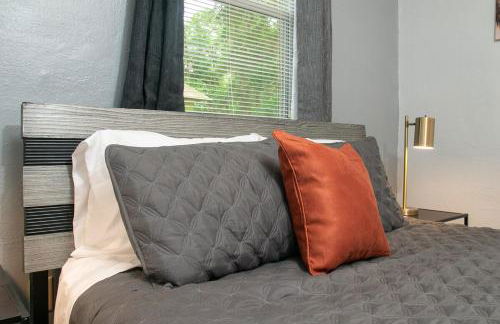 Farmhouse and Charming Place - Photo 3