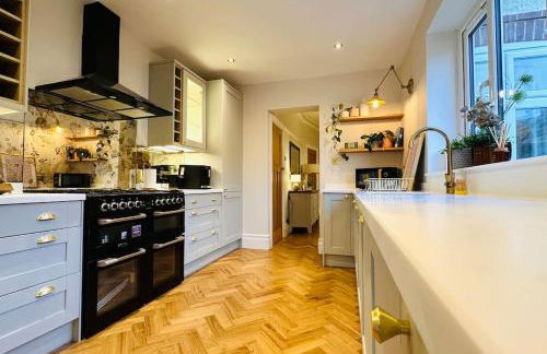 Windsor Coastal Retreat Whitley Bay Sleeps 9 - Foto 28