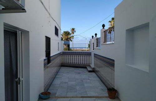 Apartamento primera linea de playa con gran patio, consultar disponibilidad de aparcamiento - Foto 15