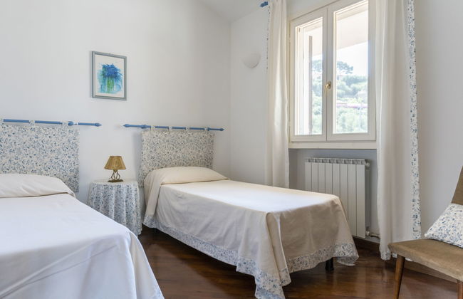 4 bedroom Apartment in Diano Castello with swimming pool and garden - Photo 18