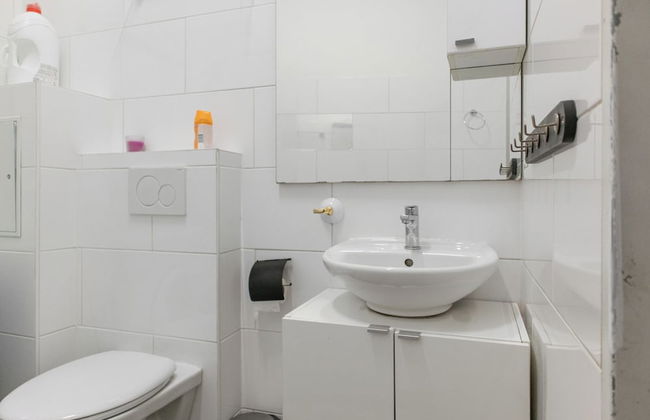 Shared 2BR Residence by Millennium Tower - Photo 25