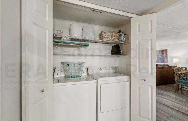 Upper Unit Condo Overlooking Both the Ocean Pier and Swimming Pool by RedAwning - Foto 32