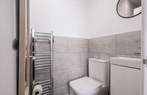 8 Bedroom, 8 En suite, 12 beds, Fast Wifi, Contractors, Parking - Foto 31