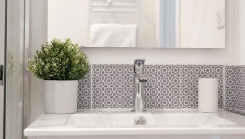 Studio rénové avec belle terrasse - Foto 4