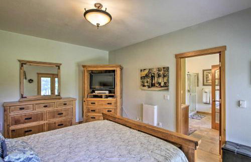 Serene South Bend Family Escape Dogs Welcome - Photo 14