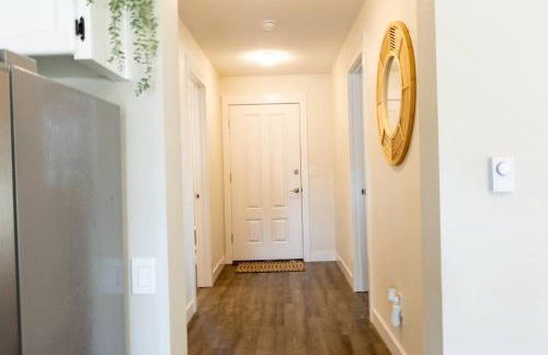 Waddle on Inn- Hot Tub, Pet Friendly, Fully Fenced, 5 Blocks to Beach! - Foto 17