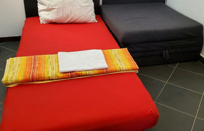 Charming Apartment 3 Sleeps 4 Guests - Photo 2